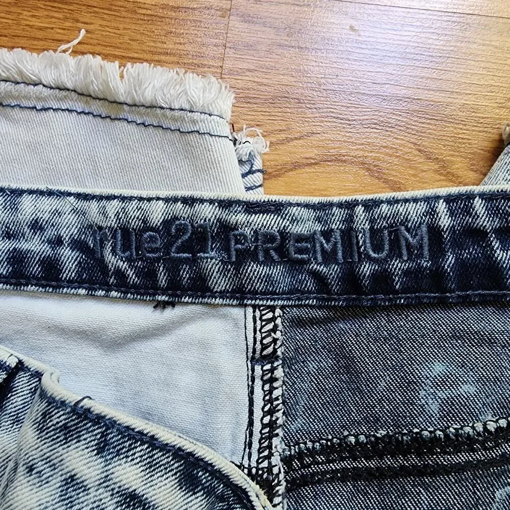 Rue 21 Supreme Flex Acid Wash Distressed Denim Patchwork Shorts Mens Size 38 New